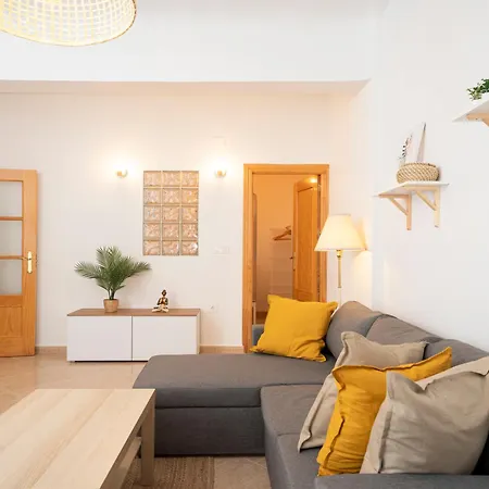 Encanto Nazari, By Daimar Granada